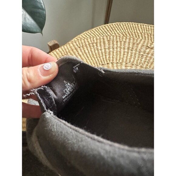 Old Navy women’s size 5 gray slip on shoes - Picture 6 of 8